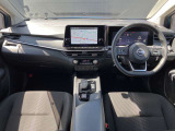 運転席も広々、ドライブも楽しめますね♪実際お座りいただくのが、分かりやすいと思います。お気軽にご来店ください!