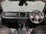 ゆったりとお車のご商談が出来るように商談ブース完備!キッズコーナーもあります。