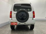オフロード車としてコンパクトなので、狭い道や山道でもストレスなく走れます。