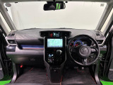 見易い計器類と運転し易いドライビングポジションは、視角も少なく前方&左右の見切りが良く運転し易いクルマです。ブラック基調のインテリアが洗練された空間を演出してくれます。