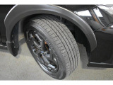 タイヤサイズは225/55R18です。