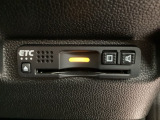ETCが付いてます。ETC搭載車しか通過できないスマートICが利用できるようになりますよ!現在スマートICの設置箇所も増えてきているので、高速道路利用の幅が広がりますね☆