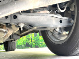 お車を安心してお乗りいただく為には、足回りの定期点検が欠かせません。サービスサポート(有償保証)では無料点検もご提供しており、安心のカーライフをお過ごしいただけるサポート体制が整っています。