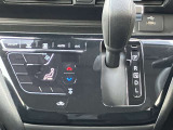 シンプルなシフトレバーです。