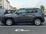 台形のホイールハウスもJeepの特徴。横から見てもJeepだとわかりますね!