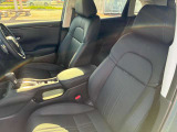 運転席と助手席はシートヒーター装備!エアコンに比べて暖まるスピードが速いので冬でも快適に過ごせます。冷え症で悩まれている方にも◎また、エアコンに比べて車内の空気が乾燥しにくいのも、嬉しいポイントです!