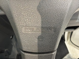 運転席エアバックが付いています。