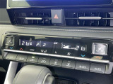 左右独立温度コントロールフルオートエアコンです。運転席、助手席それぞれで独立して温度設定ができます。冷え性の方が乗っても安心ですね♪