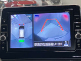 【アラウンドビューモニター】車を上から見下ろしているかのような映像で周囲の状況がひと目で確認、狭い駐車場に駐車するときも安心です♪