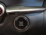 スマートキー装備車なので、キーを取り出さなくてもエンジン始動が可能です。