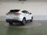 リヤは、入念なチューニングが施された、ダブルウィッシュボーンサスペンションを採用。