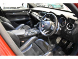 アルカンターラシートはホールドも良く、運転をしていて疲れません。
