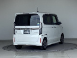 バックカメラが付いているのでバックでの車庫入れも安心です。