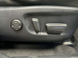【パワーシート】電動でシートポジションの変更が可能です。手動式より細かくシート設定が可能ですのでより快適な姿勢でドライブを楽しんで頂けるでしょう。