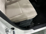 痛みの出やすい運転席シートの角、フロアマット、座面、ともに良好です