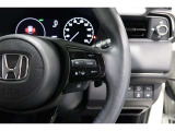 Hondaセンシングの機能のひとつ、アダプティブクルーズコントロール付!アクセルから足を離しても設定したスピードと前車との車間を保ち走行してくれます!車線維持もアシスト☆高速道路で疲労軽減ですね☆