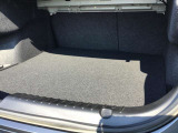 トランクルーム!後ろのシートは片方ずつ倒せます。乗る人や積む荷物に応じてアレンジが可能ですので多彩に使えてとても便利です。