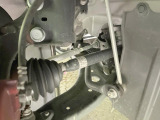 お車を安心してお乗りいただく為には、足回りの定期点検が欠かせません。サービスサポート(有償保証)では無料点検もご提供しており、安心のカーライフをお過ごしいただけるサポート体制が整っています。