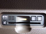 ■【ETC車載器】が装備されています。セットアップをしてお渡しとなり、ETCカードを差し込むだけで高速道路の利用が可能です。