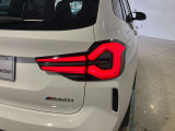 リアランプ 立体的な造形としてBMWらしい個性的なリアビューを明確化しました。