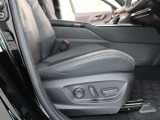 パワーシート搭載。微妙な調整が手軽にでき、ピッタリなポジションで運転することが可能です。
