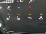 前席シートヒーターとハンドルヒーターも装備です!寒い冬場のドライブも快適ですね!