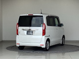 バックカメラが付いているのでバックでの車庫入れも安心です。