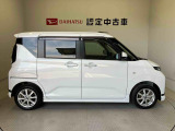車両右側面からの写真になります。車をご覧になりたい時はお気軽に最寄りの店舗へご相談下さい。