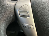 ステアリングスイッチで、目線を逸らさずオーディオの操作やメーター内のディスプレイの変更ができます。