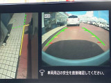 左サイドカメラとフロントカメラ運転席から死角となりやすい車両左前部分や前方部分もバッチリ見えます♪