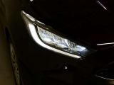 LEDヘッドライトです。デザイン性がよくとても明るいので、夜間の走行や悪天候でも安心です。しかも長寿命!