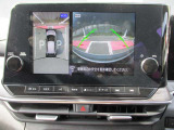 上空から見下ろしているかのように駐車できるアラウンドビューモニター。車庫入れや縦列駐車に役立ちます。