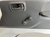 運転席ドアの内張☆手動でウィンドウ開閉、レギュレーターハンドル付です♪