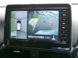 アラウンドビューモニター付きです 上から見たイメージで駐車出来ますので車庫入れの苦手な方も楽に駐車出来ます♪