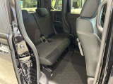 後部座席も大きく乗り降りしやすく、長時間の運転でも快適に過ごすことができます!