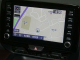 【8インチ純正ナビ】純正ナビを装備。タッチパネル式で使いやすく、詳細地図により目的地をピンポイントで設定できます。初めての道でも迷いにくく、ロングドライブも快適ですよ♪