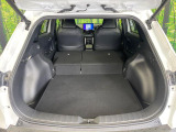 【パワーバックドア】スマートキーや運転席のボタンを押すだけでリアゲートが自動で開閉します!荷物を持っている時や、高い位置にあるバックドアを閉める際に便利な機能です♪