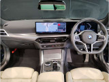 ☆センターパネルを運転席側に僅かに傾けたBMW独特のインパネ☆【駆け抜ける歓び】はここからもスタートしております☆