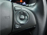 ◆アダプティブクルーズコントロール◆予め設定した車速内でクルマが自動的に加減速。前走車との適切な車間距離を維持しながら追従走行します。【LKAS】車線維持支援システムでステアリング操作を支援。