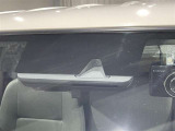【衝突被害軽減ブレーキ】前方の車両や横断する歩行者などを検知した時、衝突回避や被害軽減をサポートします。