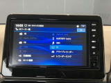 日産純正メモリーナビゲーションです♪目的地まで案内するナビゲーション機能の他にフルセグ画質で楽しめるTVやBluetooth Audioなど多彩な機能が満載で運転を快適にサポートしてくれます☆