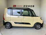 車両右側面からの写真になります。車をご覧になりたい時はお気軽に最寄りの店舗へご相談下さい。