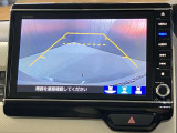 【バックモニター】駐車するとき、後ろのスペースがどれくらいあるかわからず、うまく停められない・・なんてことを防ぐ、バックカメラを装備。