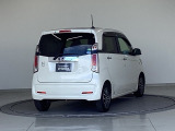 バックカメラが付いているのでバックでの車庫入れも安心です。
