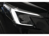 LEDヘッドライトで夜間の運転も安心です