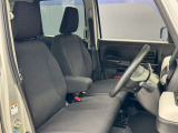 ゆったりとした運転席廻りです。