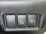 オートマチックハイビームとは、先行車や対向車のライトを認識し、ハイビームとロービームを自動で切り替える機能です。夜道の視界を確保します。詳細は販売店スタッフまでおたずねください。