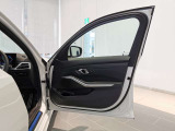 BMWプレミアムセレクション前橋では、高年式低走行モデルからMモデル、年式が経ちなかなかディーラーでは見かけないモデルまで幅広いラインナップで認定中古車を取り扱っております。品質に自信があります。
