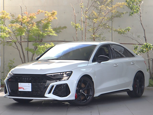 アウディ RS3セダン 