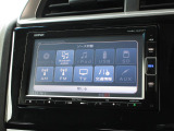 ナビゲーションは純正メモリーナビ(VXM-184VFi)を装着しております。AM、FM、CD、DVD再生、Bluetooth、フルセグTVがご使用いただけます。初めて訪れた場所でも安心ですね!